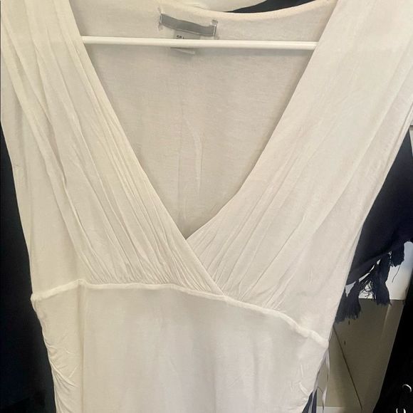 Classy top - Picture 3 of 9